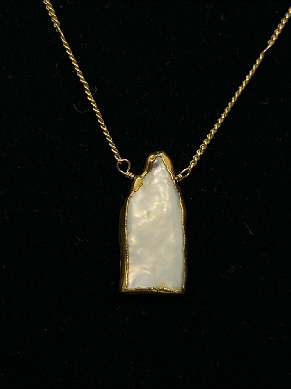 LUNA NORTE MOTHER OF PEARL NECKLACE